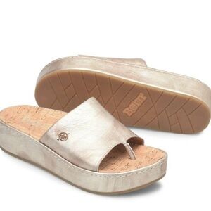 Born Sharr Leather Platform Thong Slides women's sz 10 GOLD